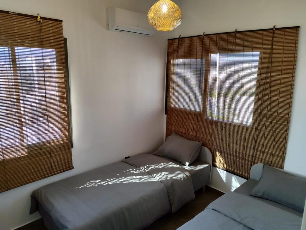 2-bedroom beachfront apartment in Neapolis, Limassol photo 9