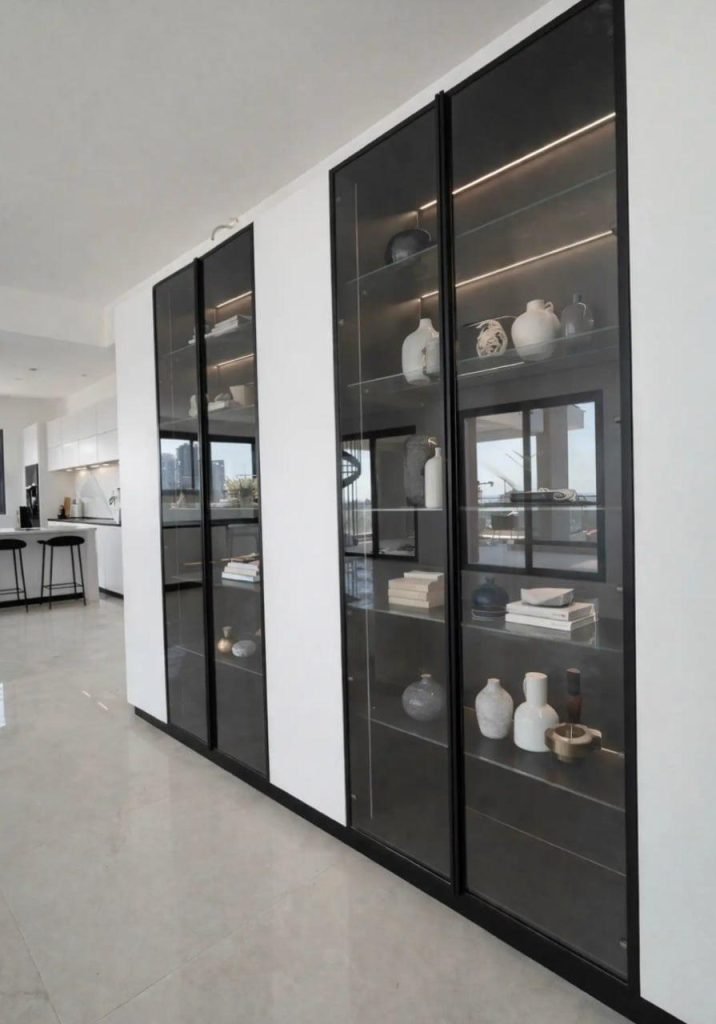 4-bed penthouse with heated pool and gym in Germasogeia photo 10
