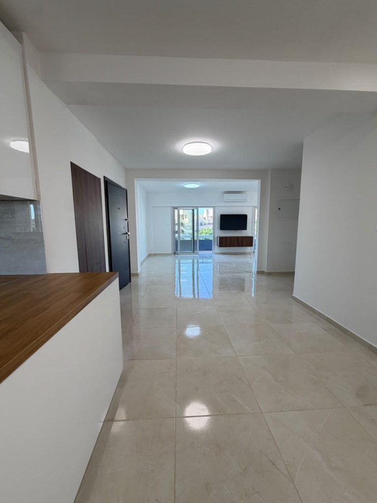 3-bed apartment with roof garden in Agia Zoni, Limassol photo 5