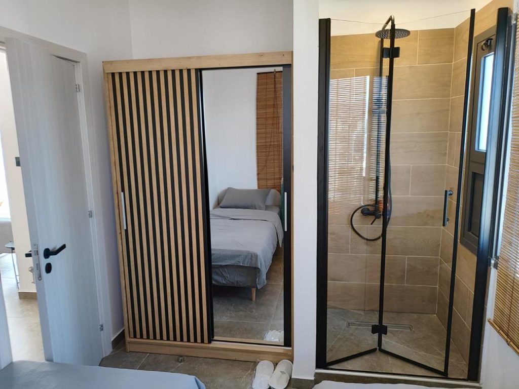 2-bedroom beachfront apartment in Neapolis, Limassol photo 8