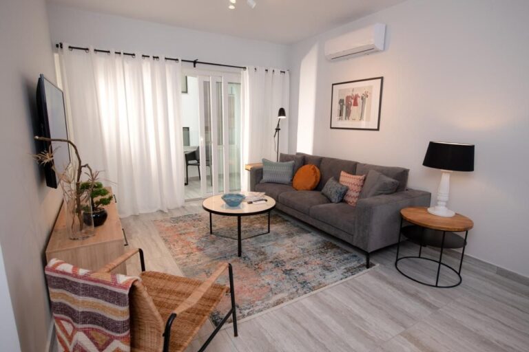 2 Bedroom Apartment for Rent in Germasogeia, Limassol District