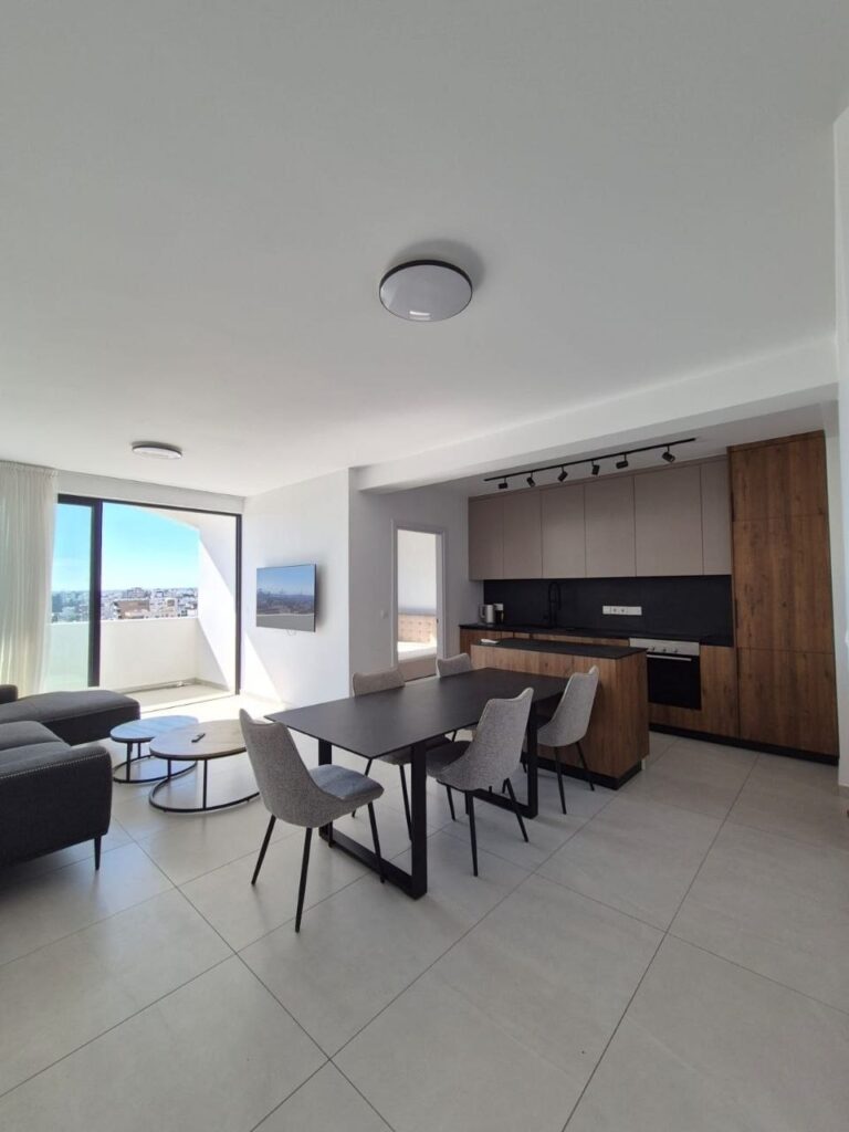 3-bed furnished apartment for rent in Agia Zoni, Limassol photo 6