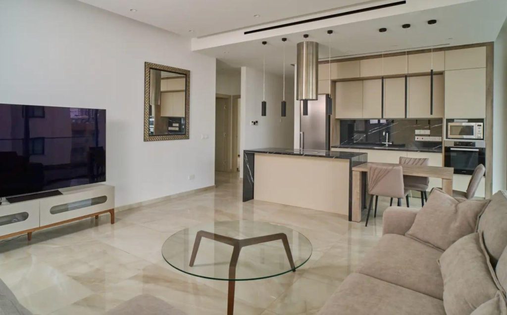 2-bed apartment for rent in Molos, Limassol photo 3