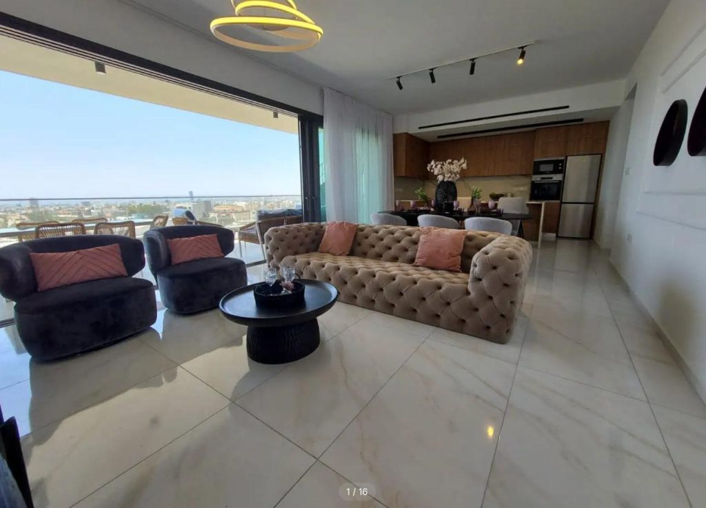 3-bed luxury penthouse with roof garden and pool in Panthea photo 4
