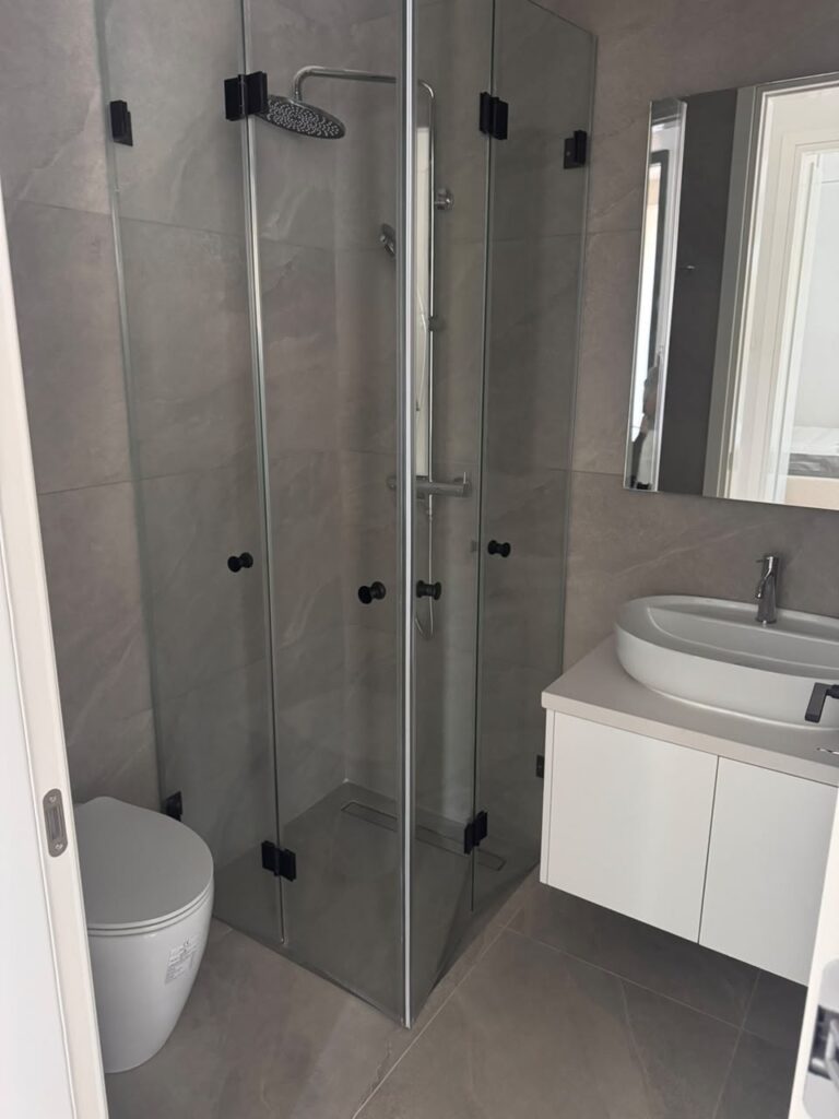 2-bed furnished apartment with pool in Germasogeia photo 8