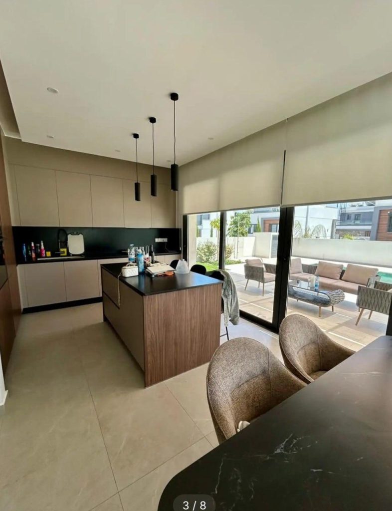 4-bed house with private pool in Agios Tychonas photo 4