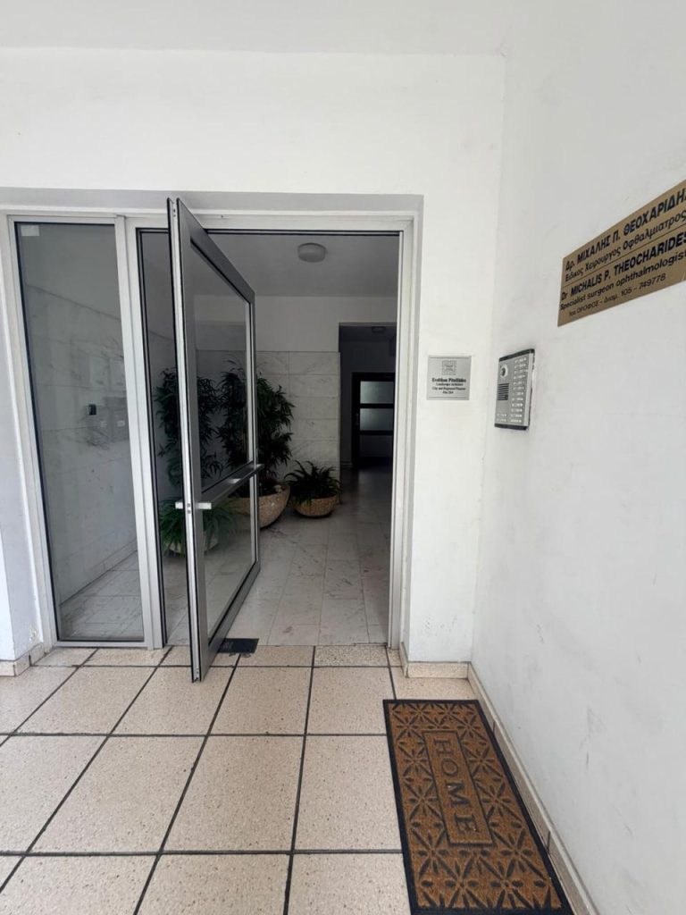 2-bed furnished apartment with parking in Agia Zoni photo 8