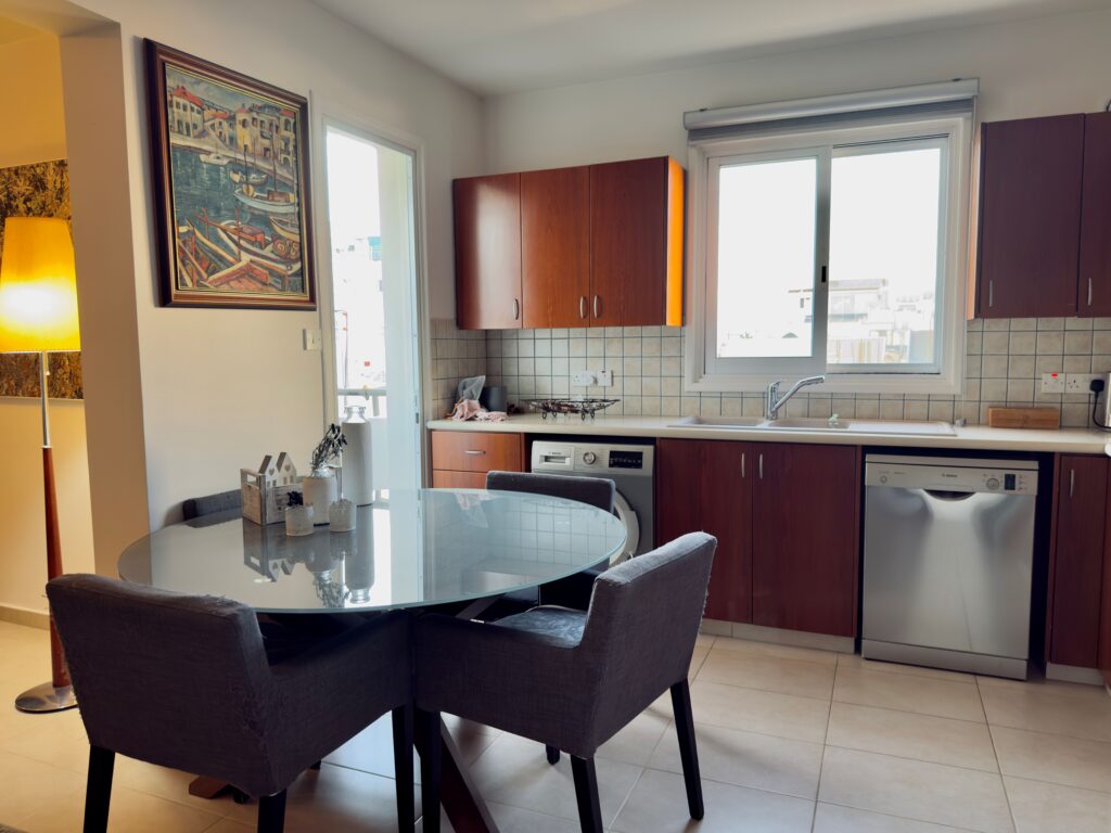2-bed apartment with pine views near University of Nicosia photo 9