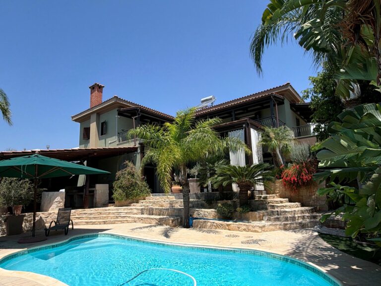 5 Bedroom House for Sale in Germasogeia, Limassol District